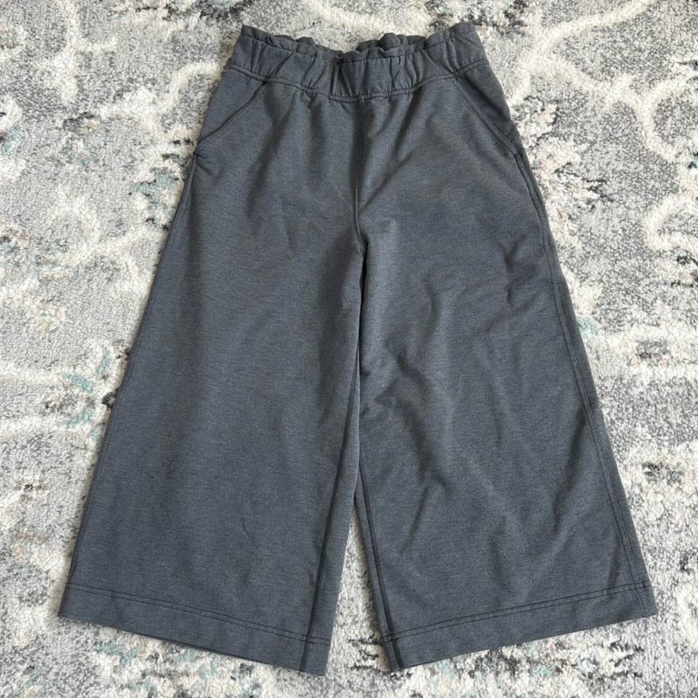 Lululemon Hello Sunday Crop